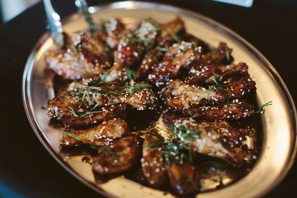 Hoison glazed chicken wings