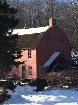 Gilbert Stuart Birthplace and Museum