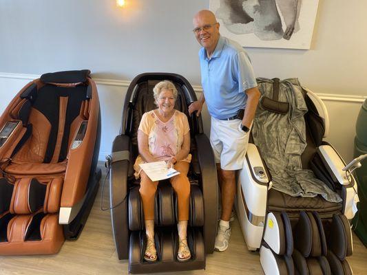 Lewis's from Sun Lakes chose Infinity Genesis Max massage chair from Massage Chair Relief of Arizona located in Mesa.