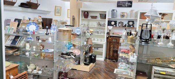 Taylor&Taylor Antiques Vintage Treasures