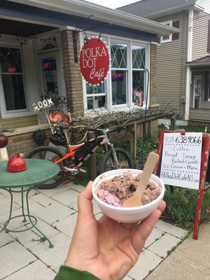 Homemade ice cream at Polka Dot - now there's an easy-up outside (I took this photo in the spring after riding the Columbia Trail)