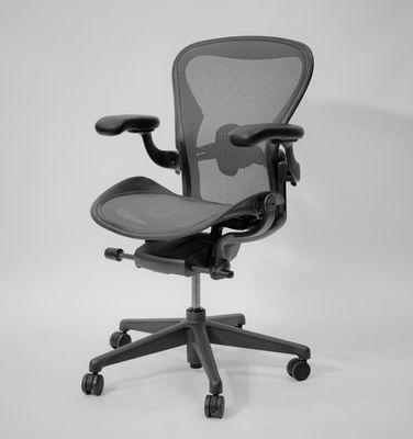 Herman Miller Aeron Remaster Aeron! Graphite Color! Open Box, like new! Fully loaded