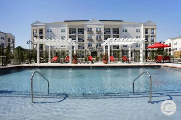 Great specials going on at The Quarters of Parkview!! Come see us today!  Apartments going fast