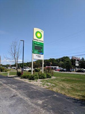 Conveniently located gas station with car wash