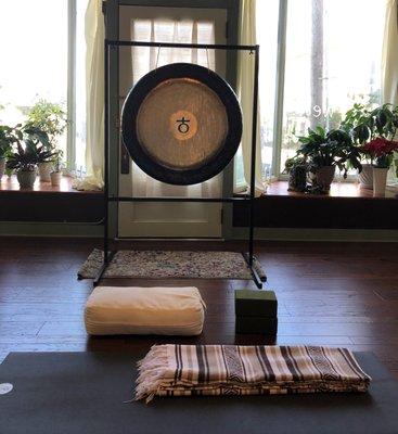 Gong bath set up