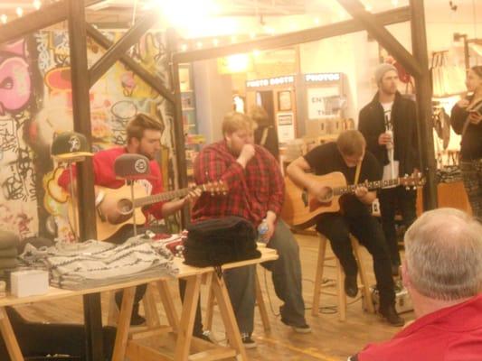 Live music at UO