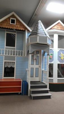 Life sized 2 story play house