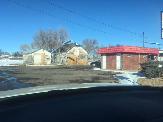 Abandoned buildings do not make this location feel safe