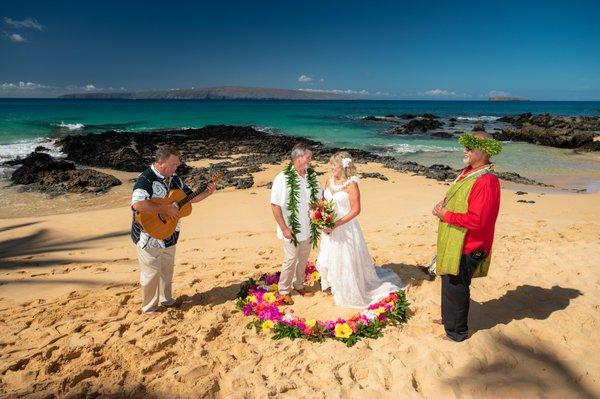 Love Maui Weddings