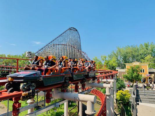 One of the best coasters in the park. Awesome and fun!