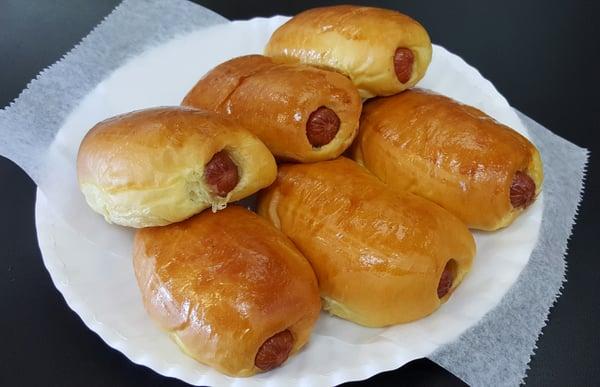 Buns are soft and light, sausages are fresh