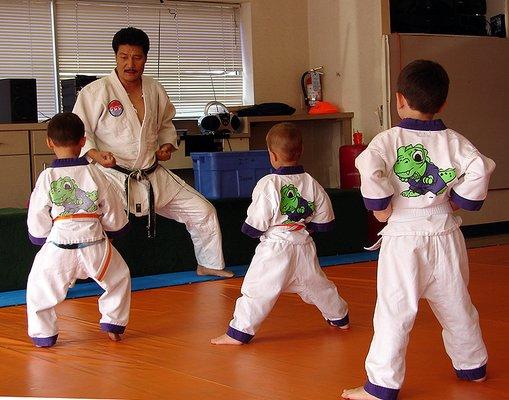 GrandMaster Kim and the Lil Dragons class for 3 - 5 year olds