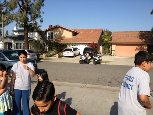 The sheriffs' usual "obvious" spot, waiting for parents to make the wrong move. They never leave without giving a ticket.