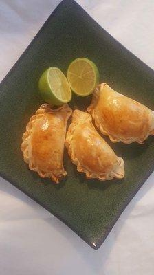 Empanadas rellenas de carne o espinacas