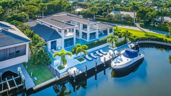 Exclusive waterfront home in Aqualane Shores, Naples Florida