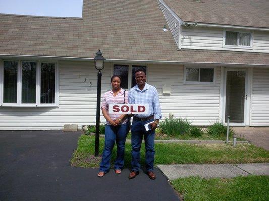 Congratulations to Victoria & Mehn of the purchase of their First Home in Levittown!