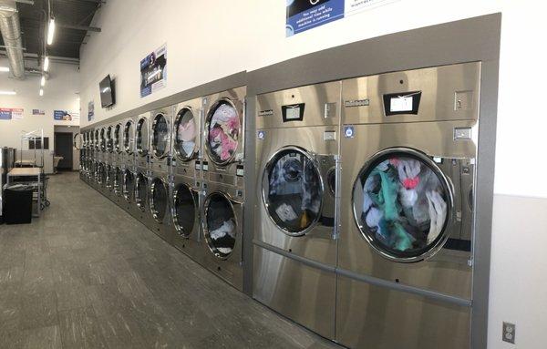 Clean Laundry laundromat in Toledo