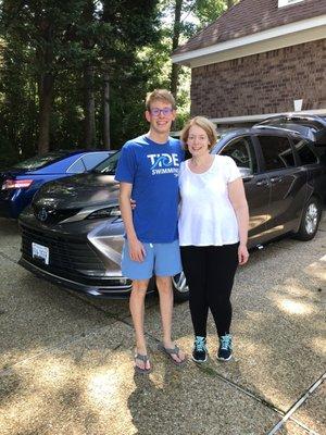 2021 Toyota Sienna Hybrid w/ 18750 on the odometer