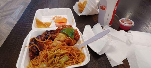 Bourbon chicke, General chicken and Lo Mein noodles with an order of cream cheese wontons