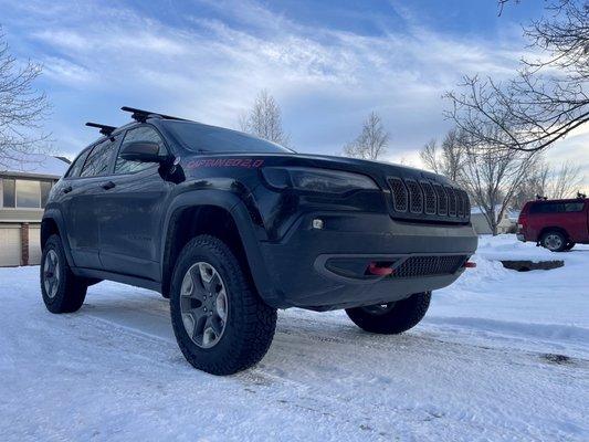 2019 Jeep Cherokee Trailhawk "Captain EO 2.0" with the MFC+ lift and Dobinsons suspension. 32" Falken WildPeaks