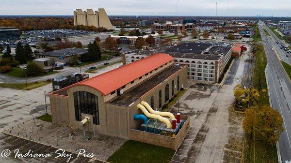 Documenting the Demolition of the Caribbean Cove Hotel in Indianapolis