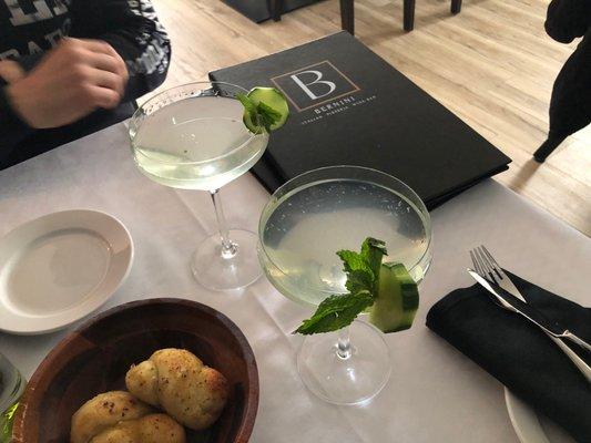 Craft cocktails and scrumptious garlic knots