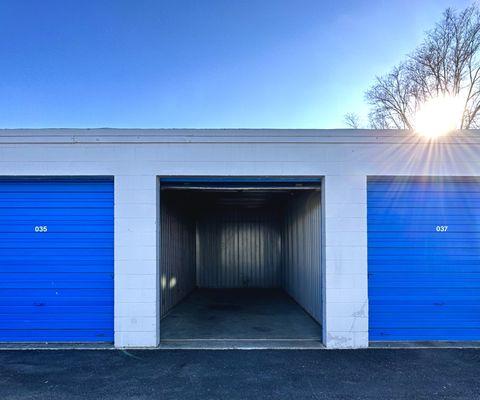 Royal State Storage in Kansas City offers self storage units that range in sizes from large to small drive up self storage