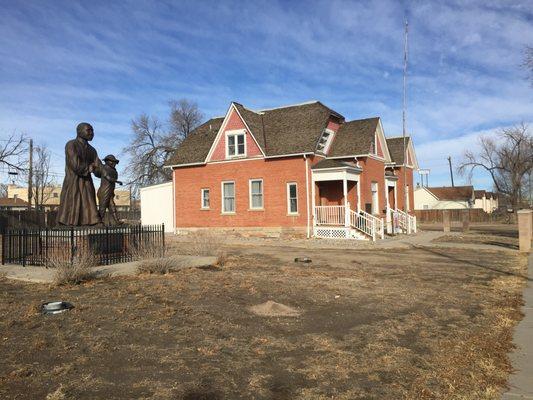 Old Lincoln Home and MLK/TILL Statue.