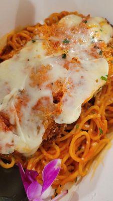 POLLO Pounded breaded chicken breast, mozzarella , marinara spaghetti