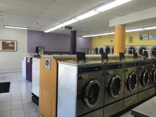 Spinster Laundromat