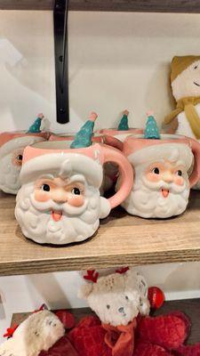 THE December Diamonds pink Santa mug+spoon .. in the FLESH?!