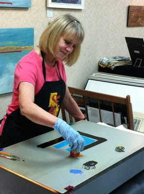 Encaustic art demonstration by Pat Spainhour