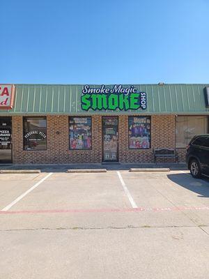 smoke magic vape and smoke shop store front