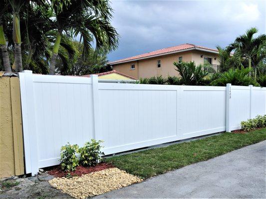 6 Ft. High White Hollywood Privacy Fence