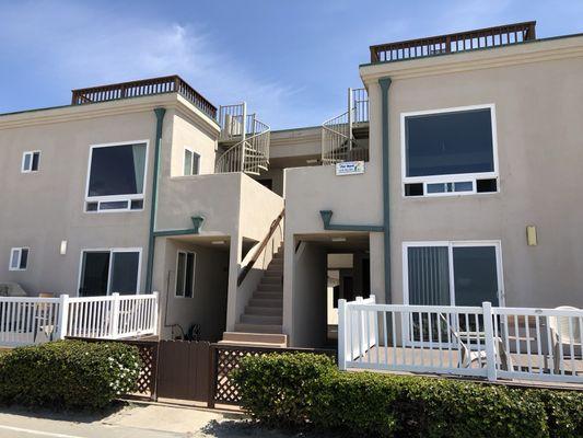 Beachfront property in mission beach , buy as a vacation rental