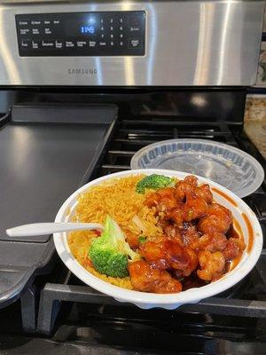 General Tso's Chicken Lunch Special $7