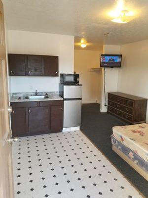 Kitchenette rooms 230 a week or 800 monthly