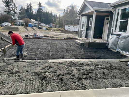 Pouring a driveway with concrete