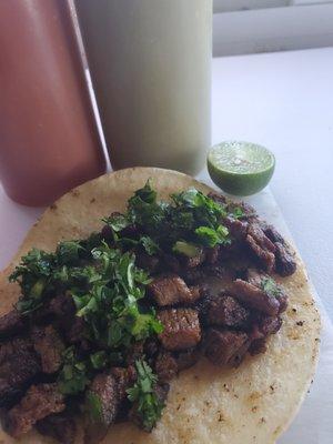 Taco de carne Asada.