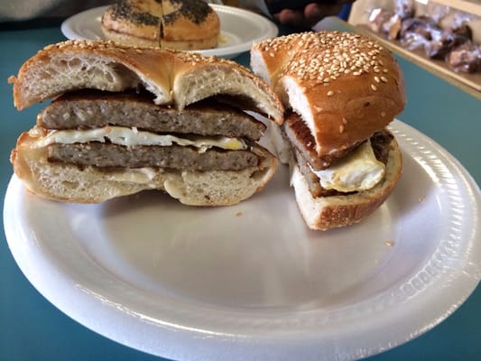 Delicious egg and sausage on a bagel.