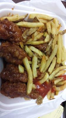 Honey bbq wings with fries