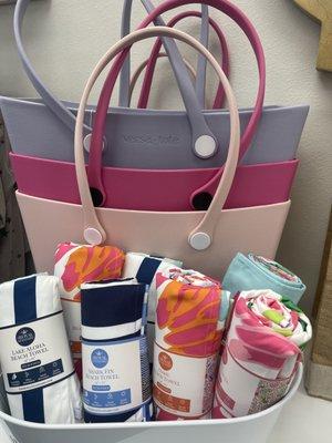 Beach Ready New Versa Totes and Beach Towels Arrived