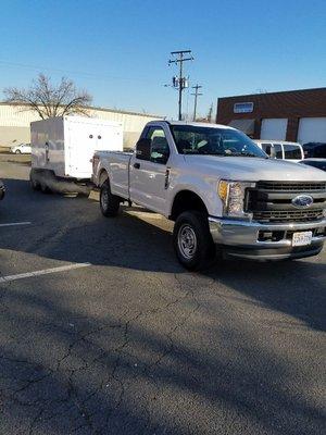 Unmarked bed bug truck and heat trailer