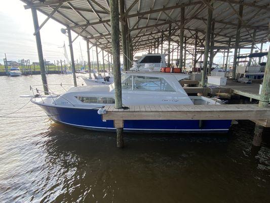 Beautiful Chris Craft 33' Sedan Sportfish, the "Kraklin!"