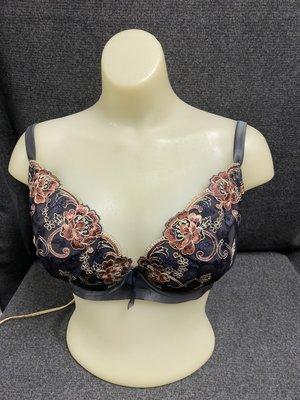 Deep plunge bra