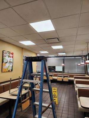 Lighting repair  at Del taco