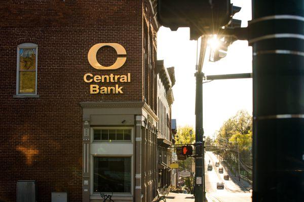 Central Bank & Trust Co.