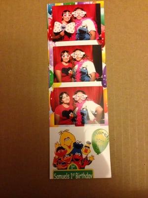 Anel& I enjoying the photo booth