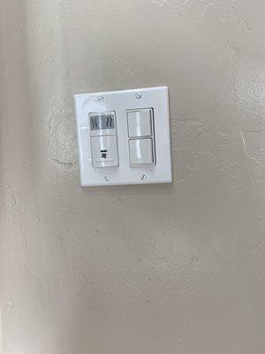 Newly installed auto humidity sensor and controls for light and heater.