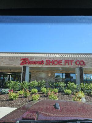 Brown's Shoe Fit Co.